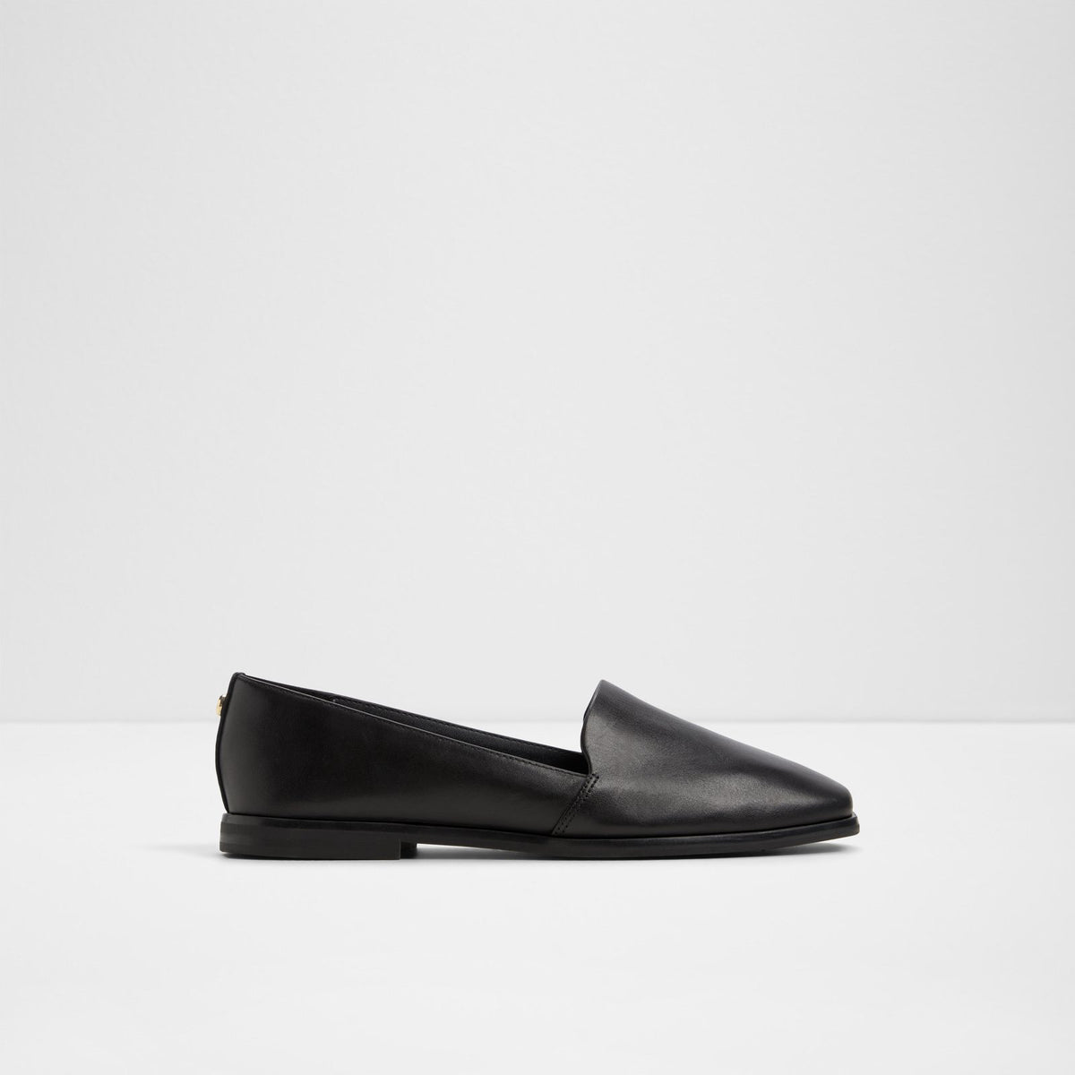 Caraelia - Black - square image