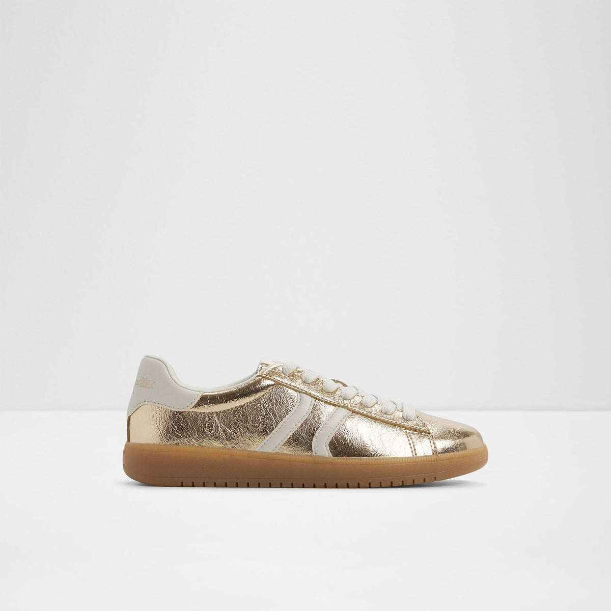 Chicsneaker2 - Gold - square image