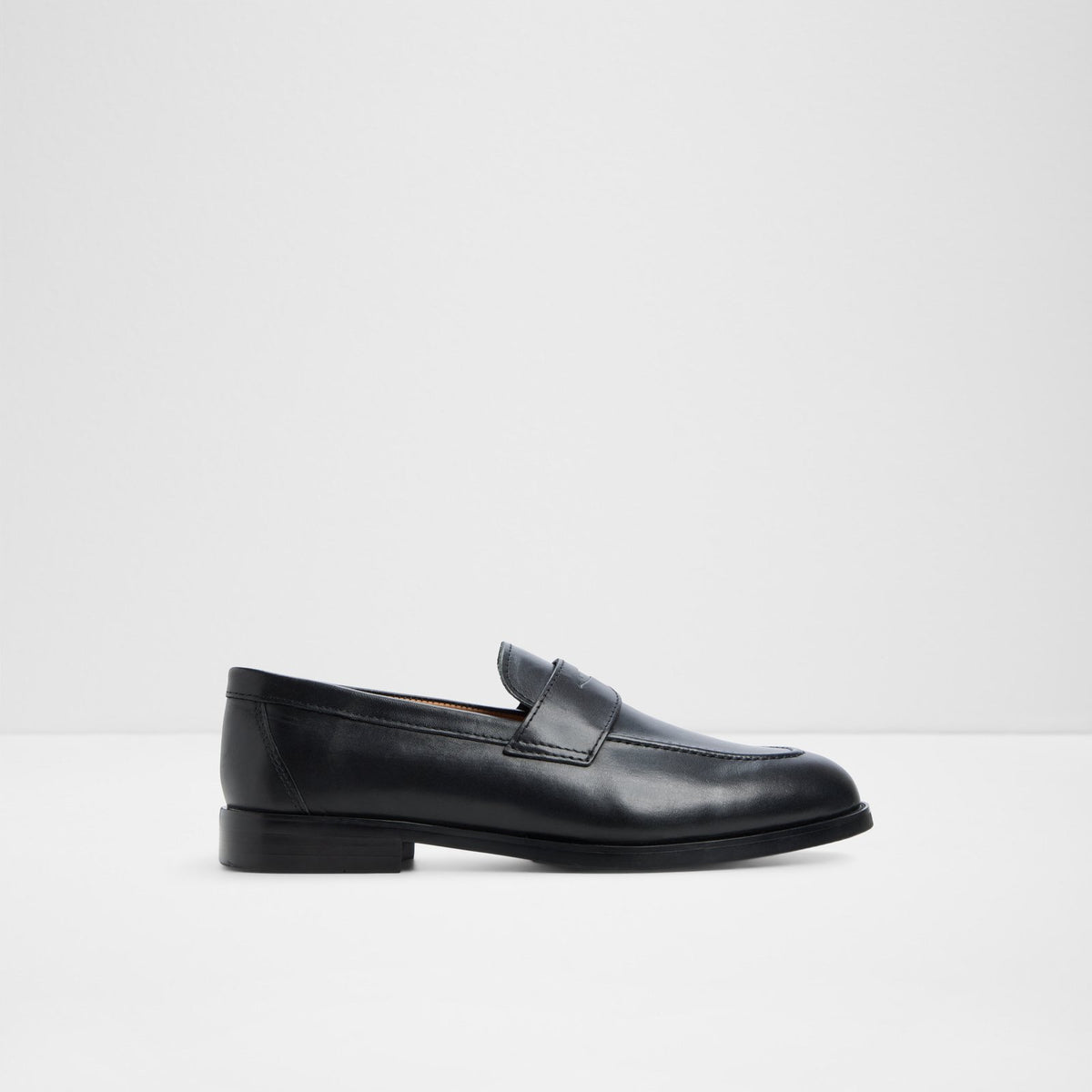 Iven - Black - square image