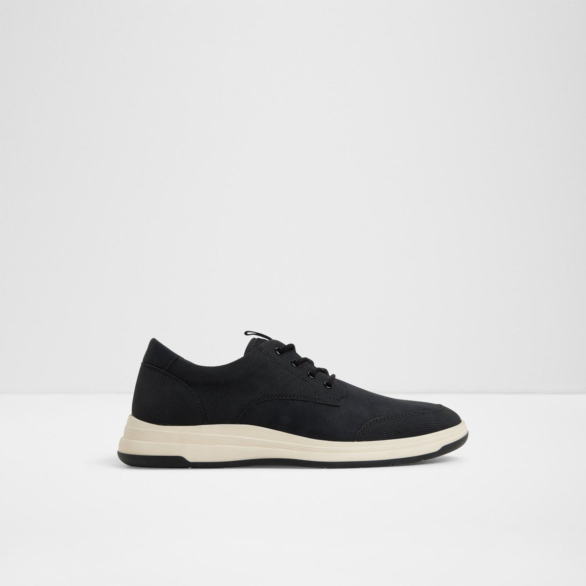 Konnor - Black - square image