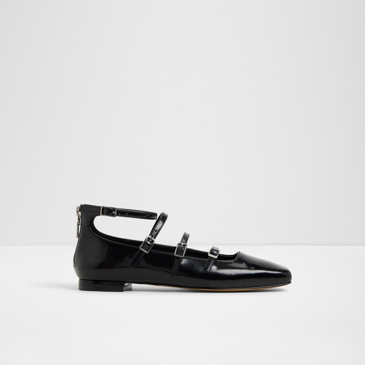 Nelta - Black - square image