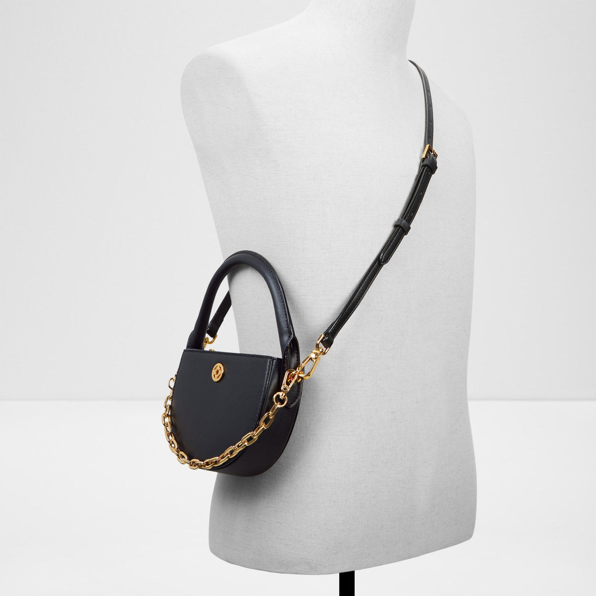 Quinnie - BLACK - image 3