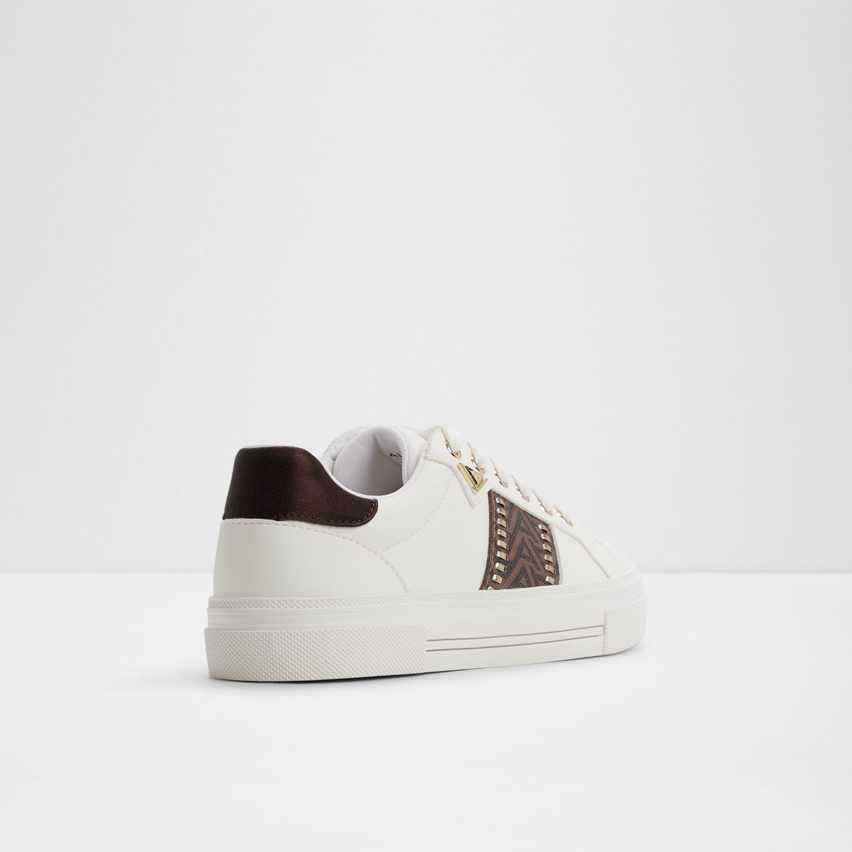 Saddie - White - image 1