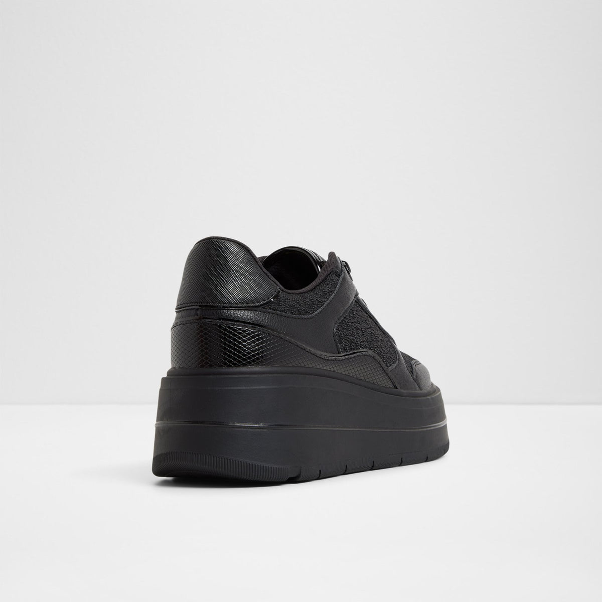 Whallian - Black - image 1